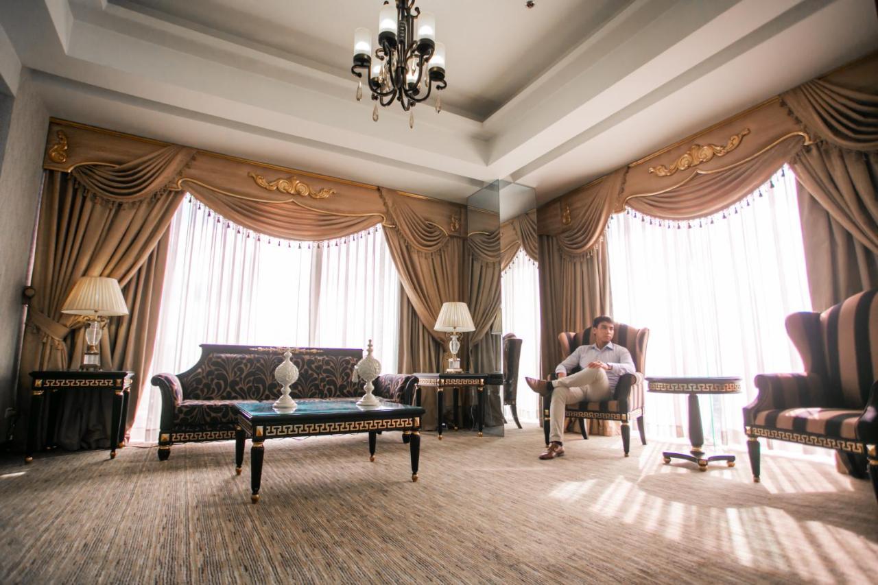 Luxent Hotel Кесон Сити Екстериор снимка