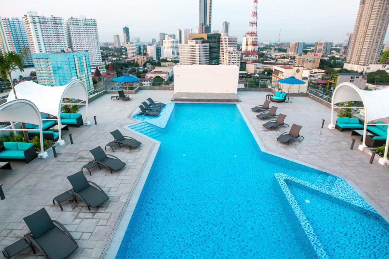 Luxent Hotel Кесон Сити Екстериор снимка